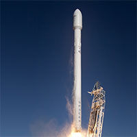 Tàu không gian SpaceX chở lửa và chuột lên Trạm Vũ trụ Quốc tế