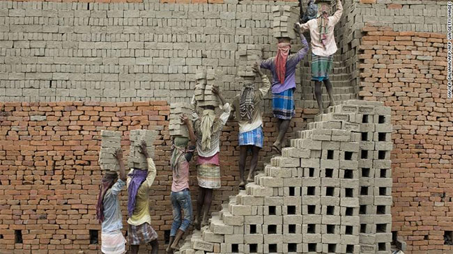 Gạch từ rác thải nhựa có thể kết nối không cần vữa