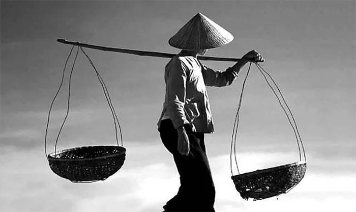 Các nhà khoa học quốc tế khám phá bí ẩn đòn gánh tre của người Việt