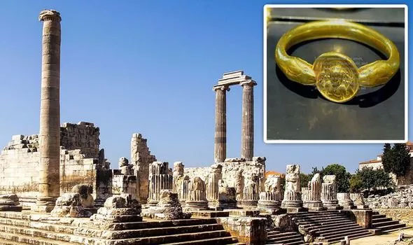 Bí ẩn 50 bộ xương nguyên vẹn dưới hầm trú ẩn trong thảm họa núi lửa 2.000 năm
