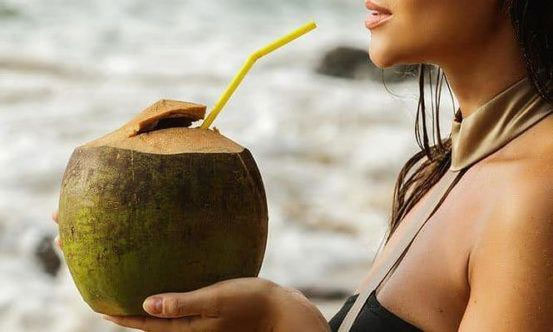 16 lý do để uống nước dừa