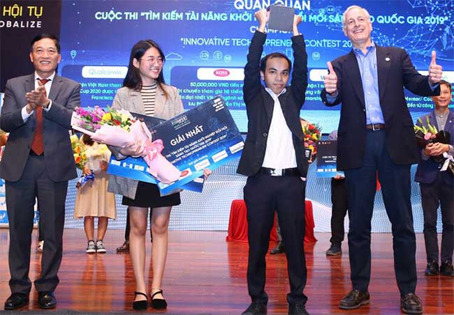 Kính thông minh MultiGlass cho người khuyết tật dùng máy tính