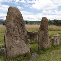 Bãi đá cổ huyền bí ở Châu Phi khiến các nhà khảo cổ học "đau đầu" vì không giải mã nổi