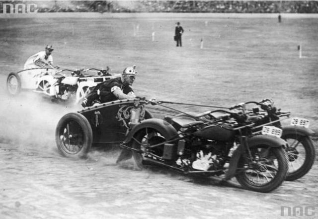Motorcycle chariot Racing: Đường đua dành cho mô tô tái hiện chiến xa thời Trung Cổ