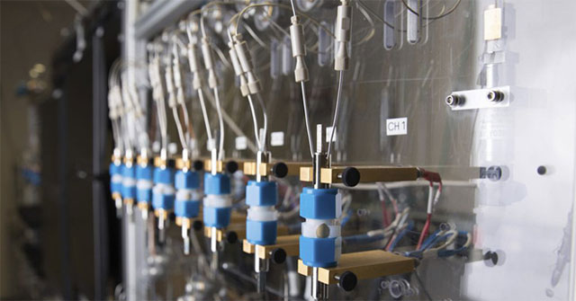 Pin làm từ nước biển sạc được 80% trong 5 phút, hiệu năng tốt hơn, an toàn hơn