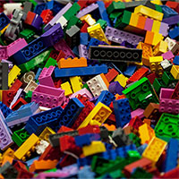 Các nhà khoa học tạo ra khối Lego lạnh nhất vũ trụ