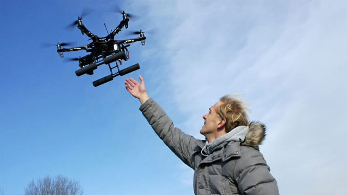 Vì sao phải dùng súng chuyên dụng mới bắn hạ được drone?