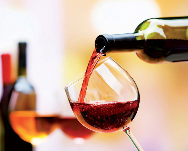 Rượu vang nồng độ thấp sẽ có hương vị nhẹ nhàng và ngọt ngào khi thưởng thức.