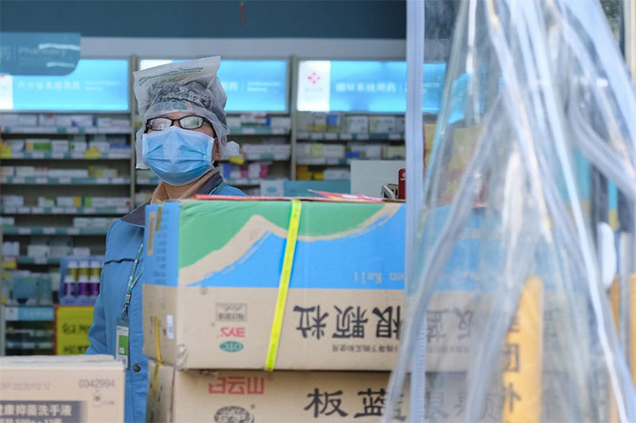 Lây kín, truyền nhanh - virus corona mới gây khó khăn cho kiểm dịch