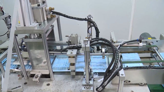 Cận cảnh quy trình sản xuất khẩu trang y tế