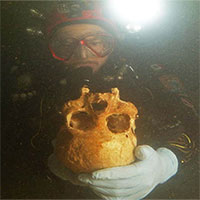 Hài cốt 10.000 năm tuổi trong hang động dưới biển