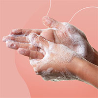 Phòng chống nCoV: Nước sát trùng tay liệu có tốt hơn rửa tay bằng xà phòng dưới vòi nước chảy?