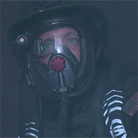 Mặt nạ tích hợp màn hình, giúp lính cứu hỏa có thể “nhìn xuyên” màn khói dày đặc