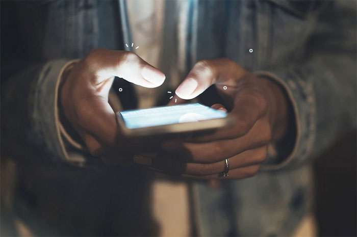 Texting thumb, căn bệnh do dùng smartphone quá nhiều là gì?