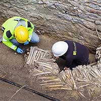 Phát hiện bức tường xương người 500 năm tuổi