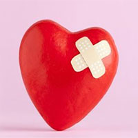 Uống thuốc có thể giúp xoa dịu “vết thương lòng” bởi người yêu cũ không?