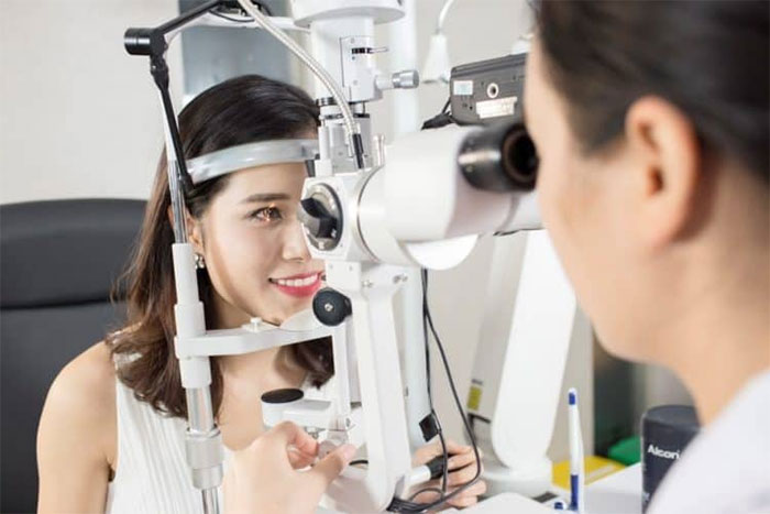 Bệnh viêm kết mạc mùa xuân: Nguyên nhân, triệu chứng và cách điều trị