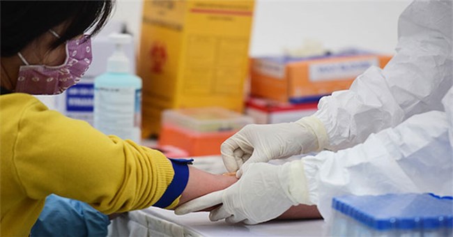 Ai được xét nghiệm nhanh nCoV?