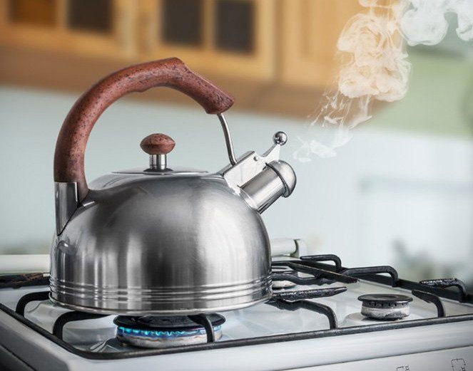 Vì sao nhiệt độ nước không thay đổi dù tiếp tục được đun sôi?