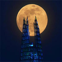 Hình ảnh "siêu trăng hồng" tuyệt đẹp xuất hiện khắp nơi trên thế giới