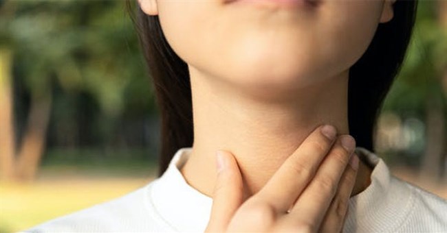 Vì sao đôi khi chúng ta bị mất giọng khi vừa ngủ dậy?