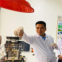 Tiến sĩ Việt Nam lai tạo vật liệu thay thế bạch kim