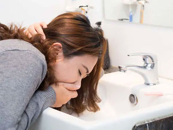 Buồn nôn nhưng không nôn là biểu hiện bệnh gì?