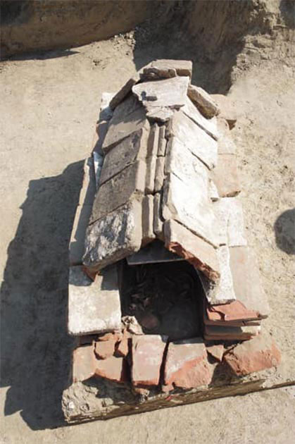 Bí ẩn mộ cổ 