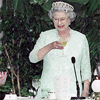 Sự thật bất ngờ về chiếc vòng cổ kim cương đẹp nhất của Nữ hoàng Anh