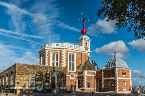 Đài thiên văn hoàng gia Greenwich, ngôi nhà chính thức của kinh tuyến gốc và giờ GMT.