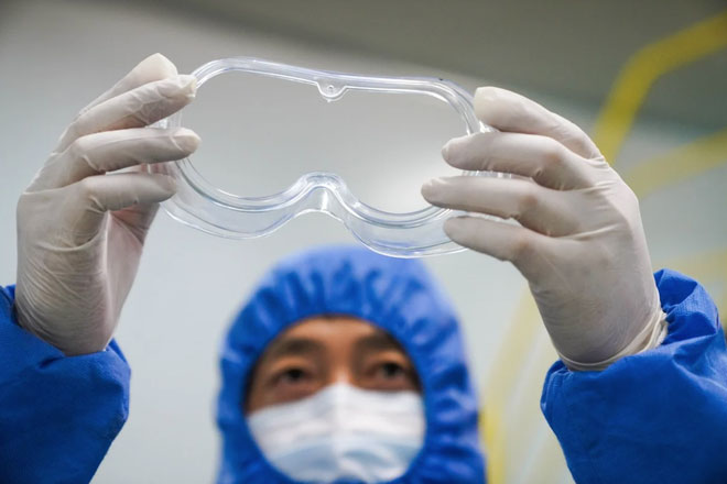 Phát hiện mới về virus corona lây mạnh qua mắt