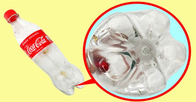 Vì sao chai nhựa luôn có phần đáy không bằng phẳng?