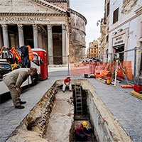 Hố tử thần xuất hiện trước đền Pantheon