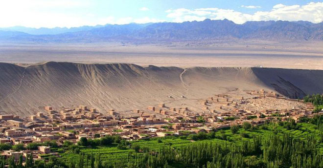 Vì sao thấp hơn mực nước biển nhưng lưu vực Turpan lại không hề có những hồ nước lớn?