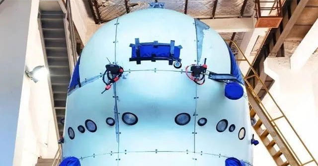 Trung Quốc chế tạo tàu thám hiểm lặn sâu 10.000m