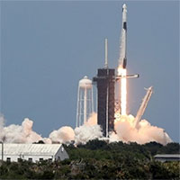 SpaceX mở ra kỷ nguyên du hành không gian thương mại