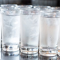Uống nước đá có thực sự chữa khỏi viêm họng?