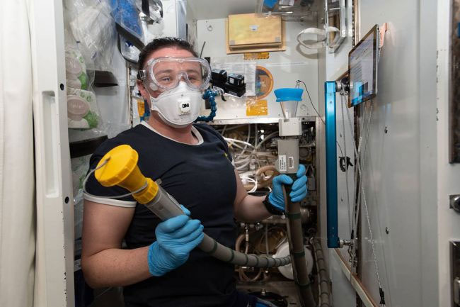 Trạm vũ trụ quốc tế ISS sẽ có nhà vệ sinh mới