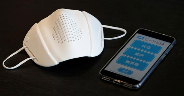 Đeo khẩu trang chống dịch, nghe được 8 ngôn ngữ
