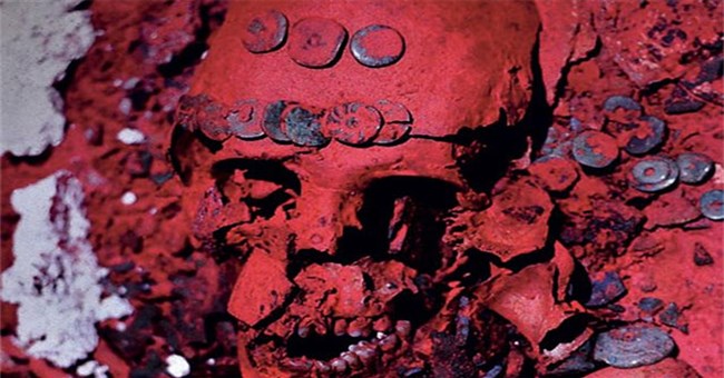 "Ma dược" trong mộ cổ Nữ Hoàng Đỏ khiến người Maya biến mất?