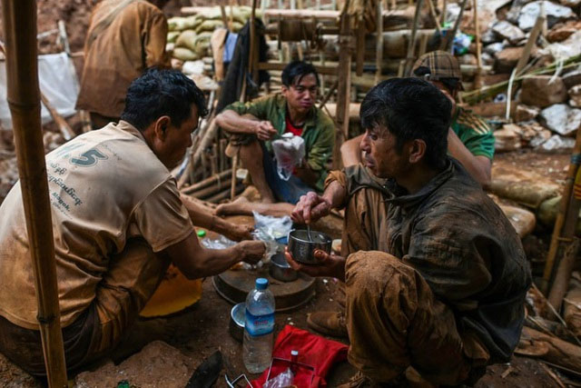 Sự thật về kinh đô ngọc bích: Nơi tử thần rình rập