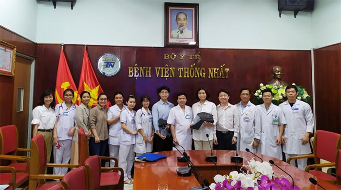 Học sinh Việt làm mũ cách ly di động sáng tạo