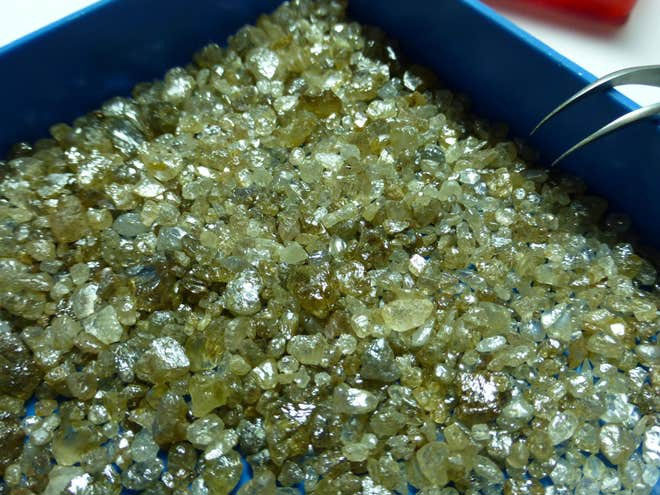 Phát hiện mỏ kim cương 4,5 tỷ năm tuổi chìm sâu bên trong lòng đất