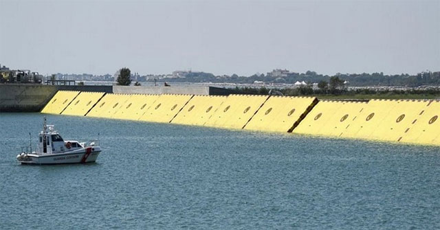 Venice lần đầu thử nghiệm hệ thống cửa chắn lũ