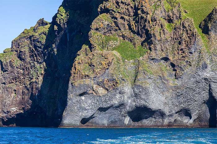 Ngộ nghĩnh ghềnh đá đĩa khổng lồ có hình dạng giống con voi ở Iceland