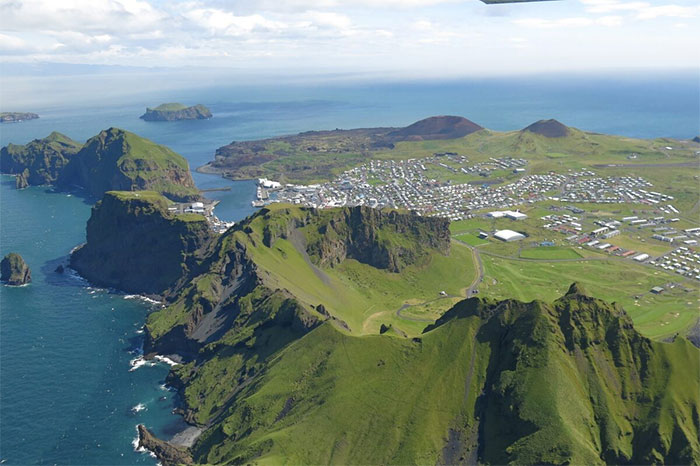 Ngộ nghĩnh ghềnh đá đĩa khổng lồ có hình dạng giống con voi ở Iceland