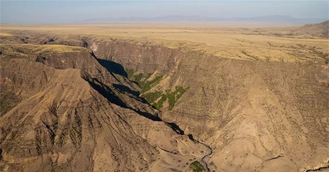 Châu Phi tách đôi, một đại dương mới đang hình thành?