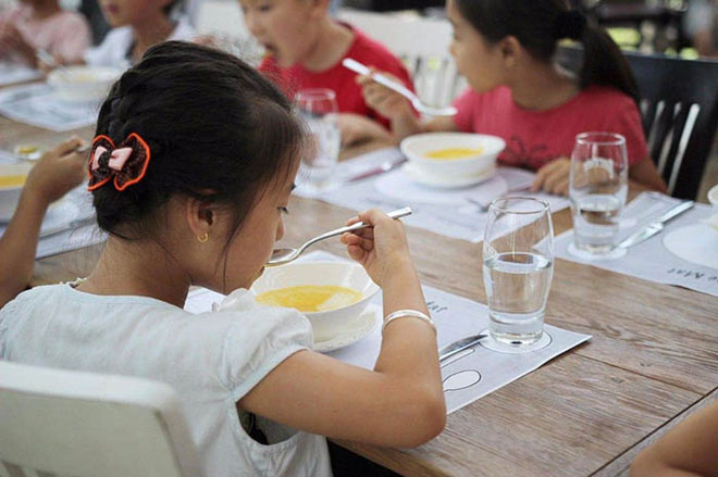 3 việc cha mẹ nhất định phải làm nếu muốn trẻ lớn lên không sống ỷ lại vào người khác