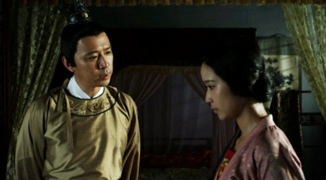 Trước lời đe dọa của Trương Anh, Ái Liên buộc phải nói ra tất cả. 