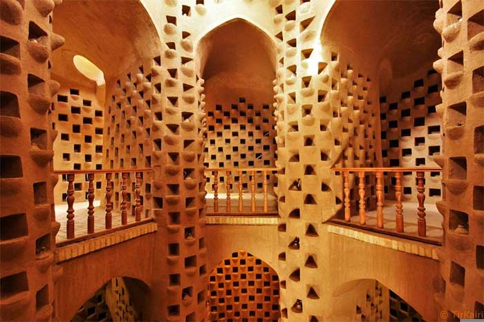 Khám phá tháp chim bồ câu hàng trăm năm tuổi ở Iran
